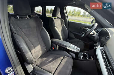 Внедорожник / Кроссовер BMW iX1 2022 в 