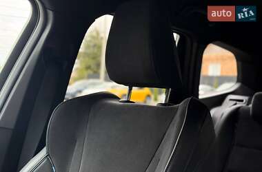 Позашляховик / Кросовер BMW iX1 2023 в 