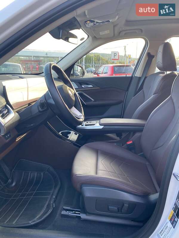 Внедорожник / Кроссовер BMW iX1 2023 в Мукачево