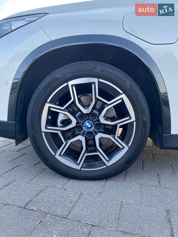 Внедорожник / Кроссовер BMW iX1 2023 в Мукачево