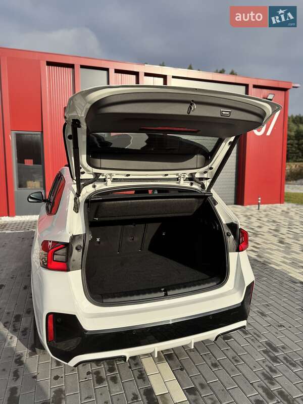 Позашляховик / Кросовер BMW iX1 2022 в Львові фото 18 Позашляховик / Кросовер BMW iX1 2022 в Львові