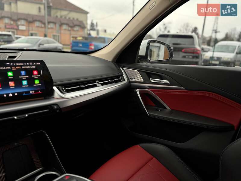 Позашляховик / Кросовер BMW iX1 2024 в Стрию фото 41 Позашляховик / Кросовер BMW iX1 2024 в Стрию