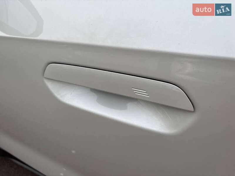 Внедорожник / Кроссовер BMW iX1 2023 в Киеве