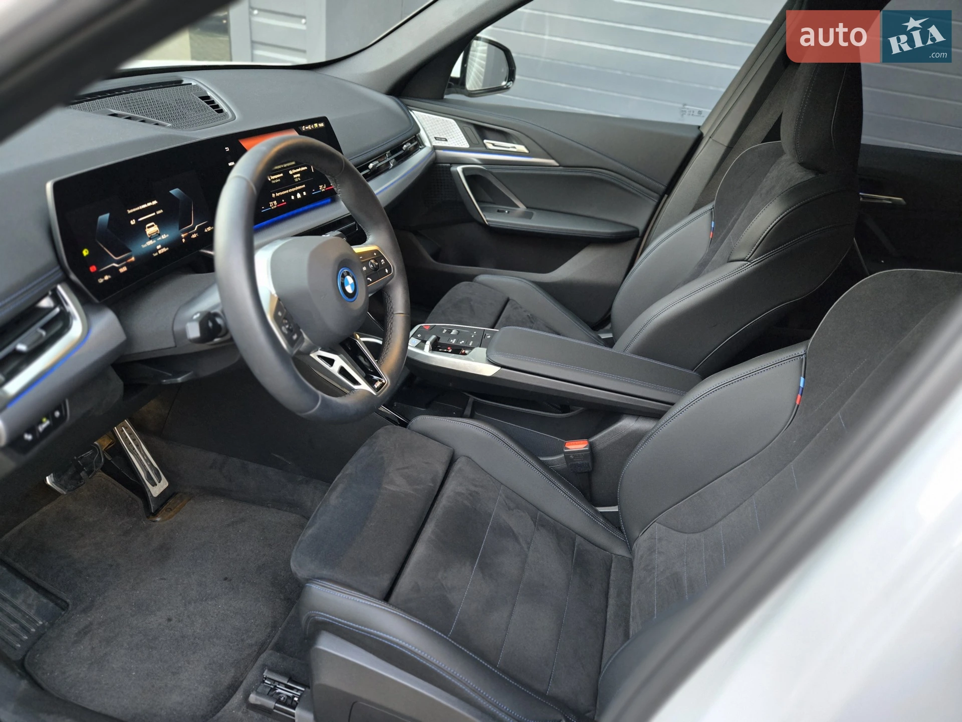 2025 BMW iX1 - мініатюра 10
