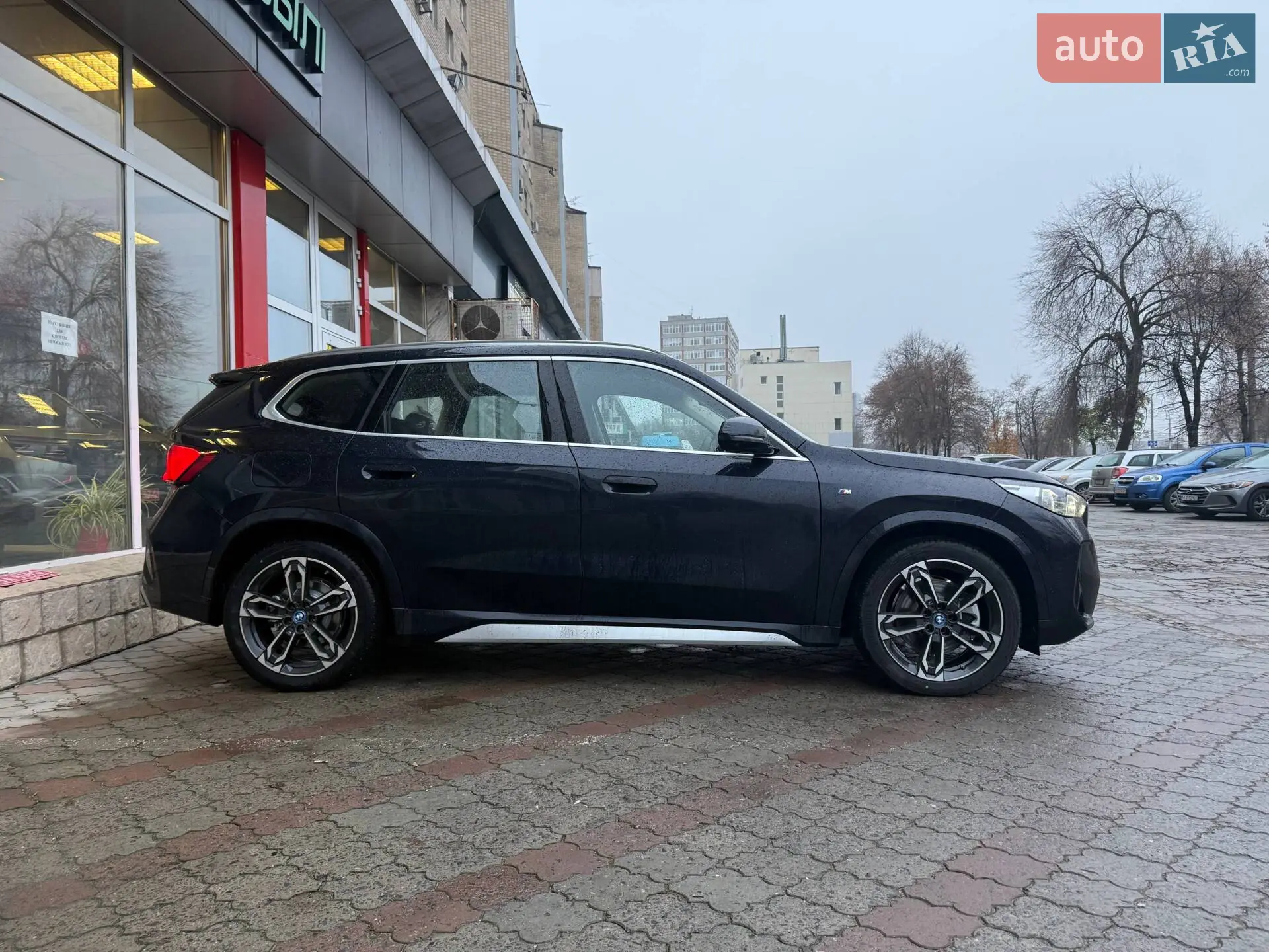 2025 BMW iX1 - мініатюра 10