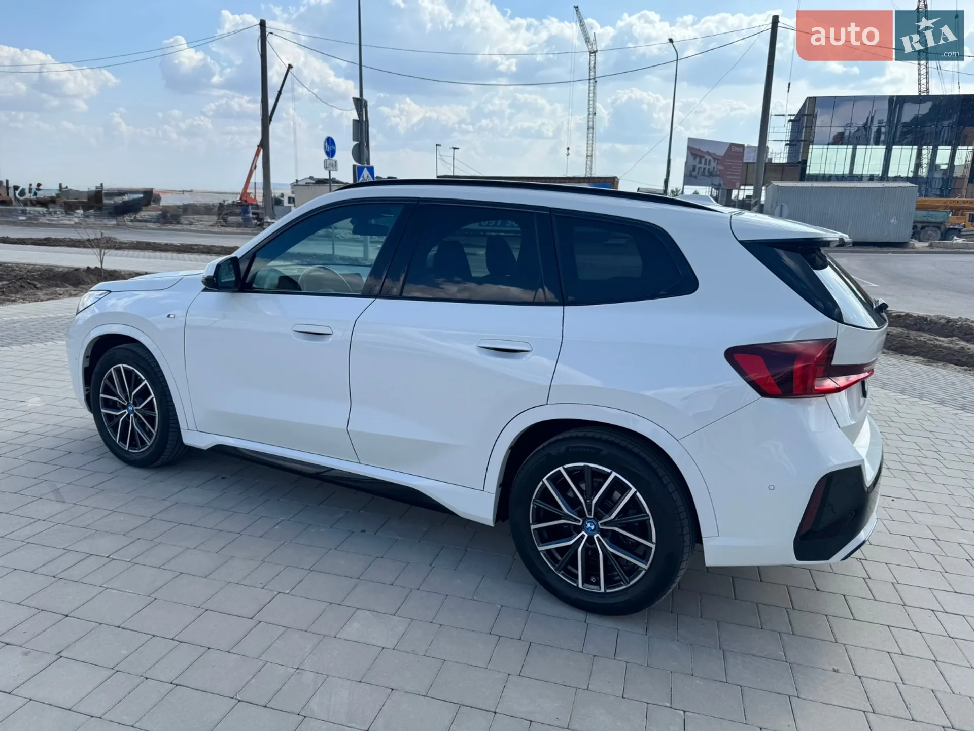 2024 BMW iX1 - мініатюра 4