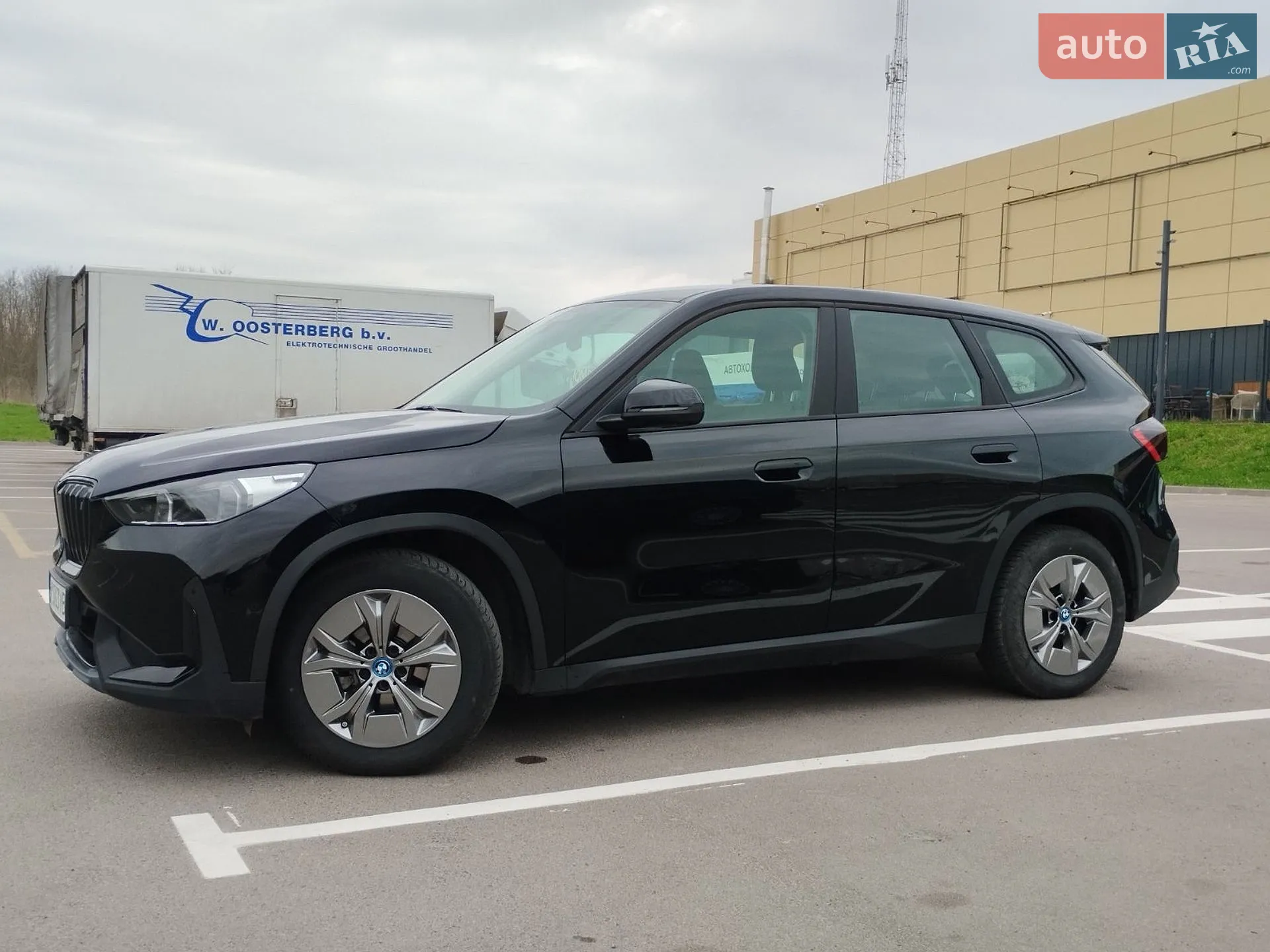 2024 BMW iX1 - мініатюра 2