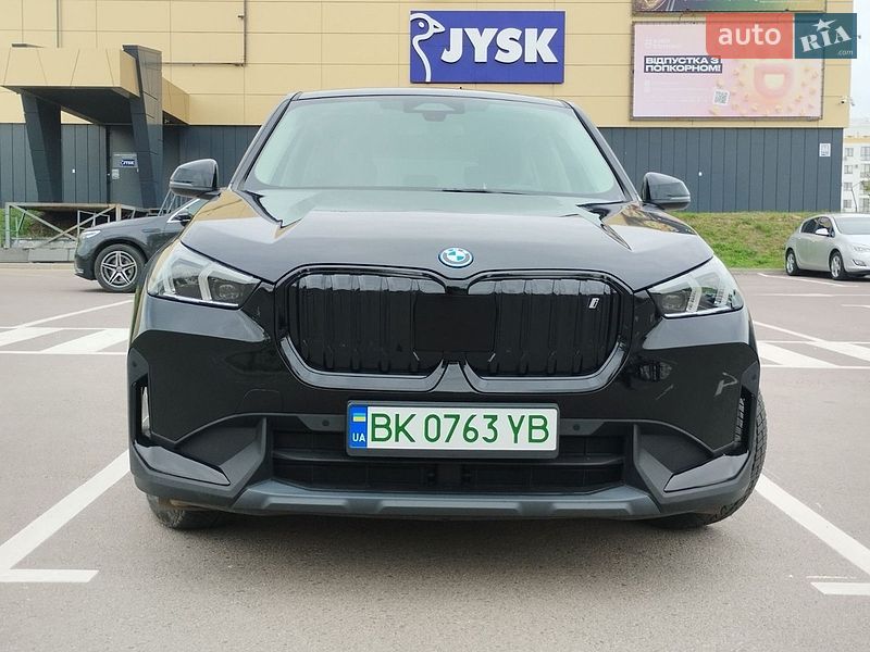 BMW iX1 2024