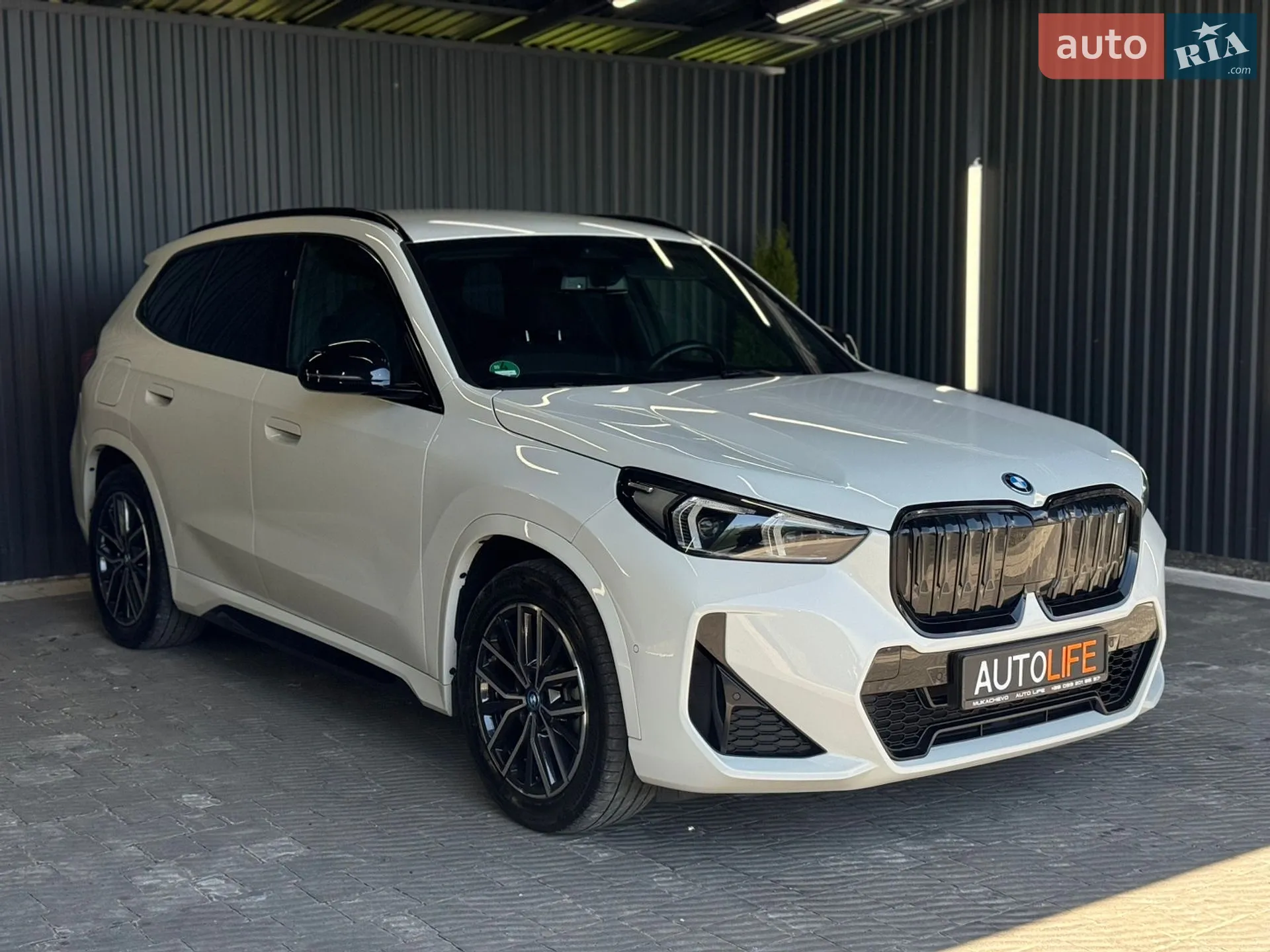 2022 BMW iX1 - мініатюра 3