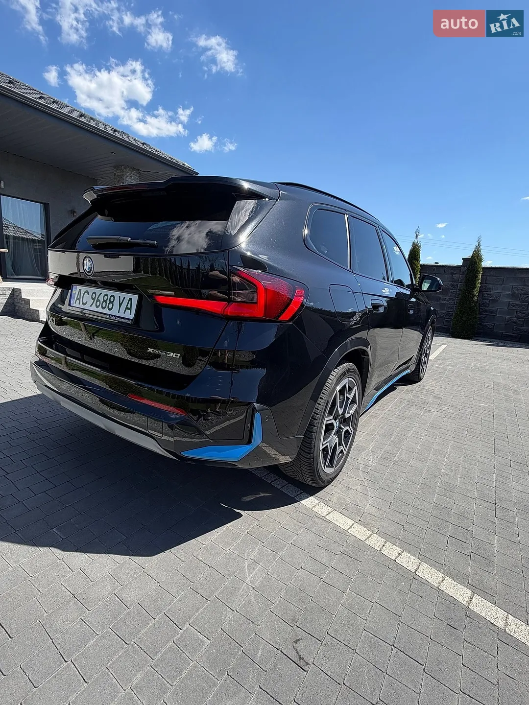 2023 BMW iX1 - мініатюра 10