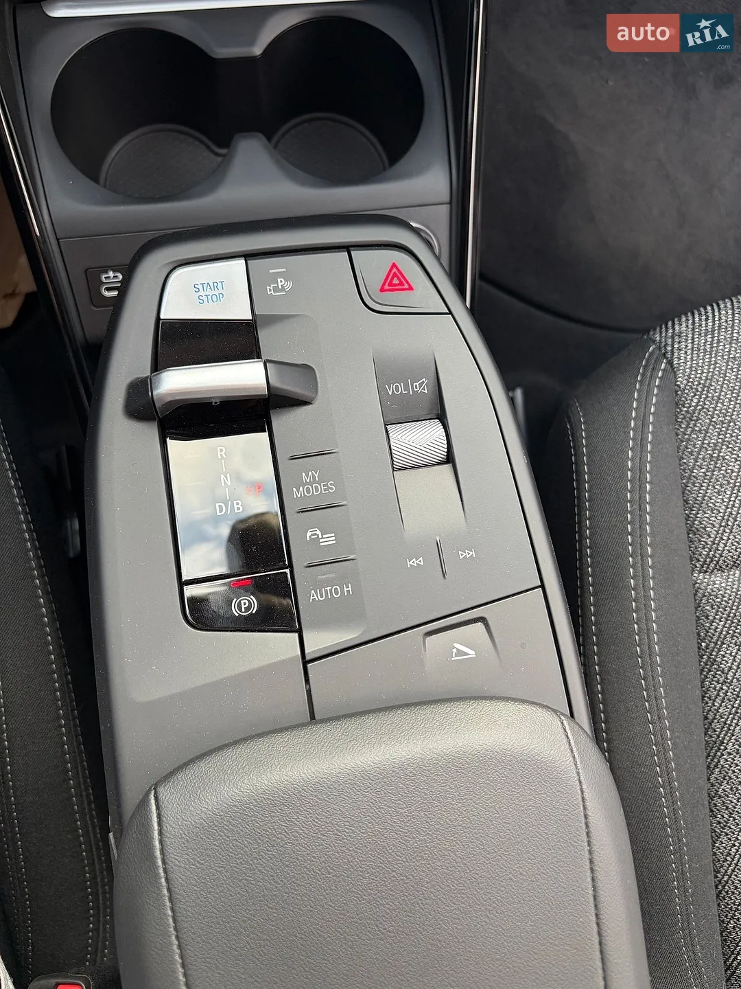 2024 BMW iX1 - мініатюра 12