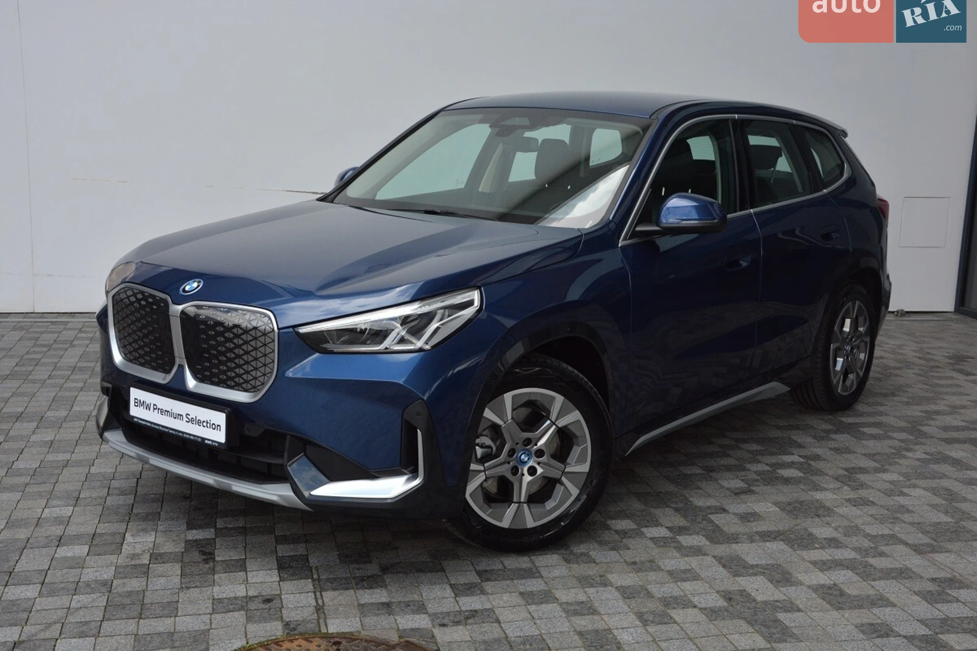 2025 BMW iX1 - фото 1