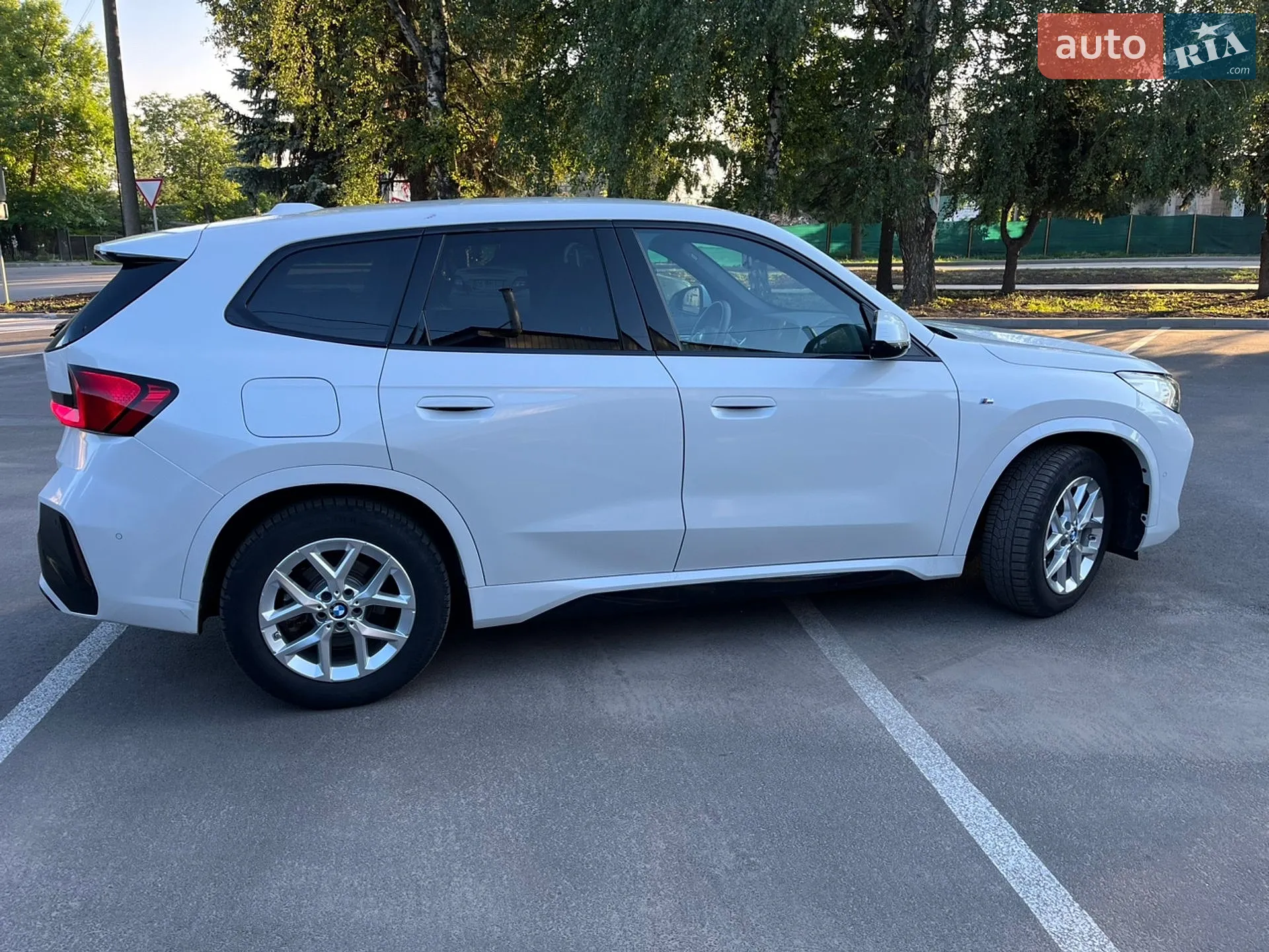 2024 BMW iX1 - мініатюра 3