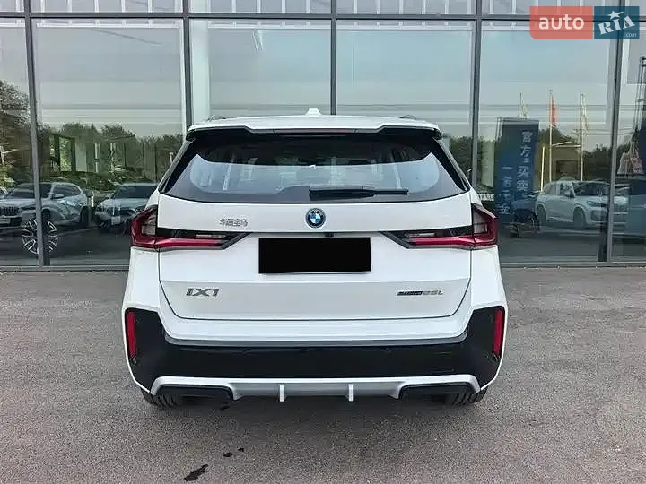 2025 BMW iX1 - мініатюра 3
