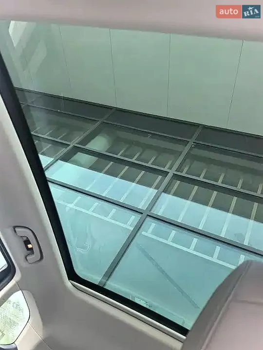 2025 BMW iX1 - мініатюра 13