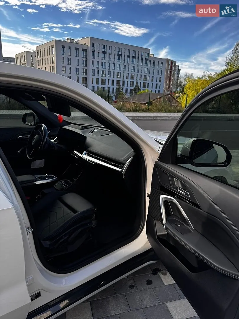 2024 BMW iX1 - мініатюра 7