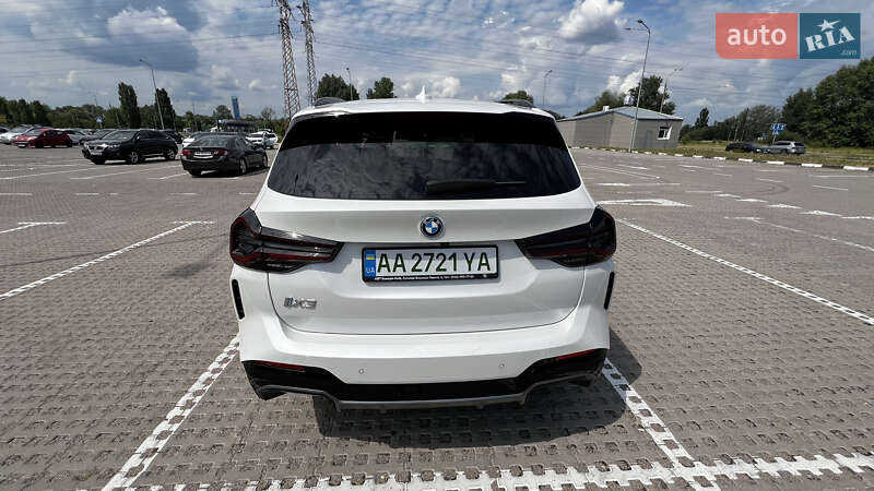 Внедорожник / Кроссовер BMW iX3 2021 в Киеве