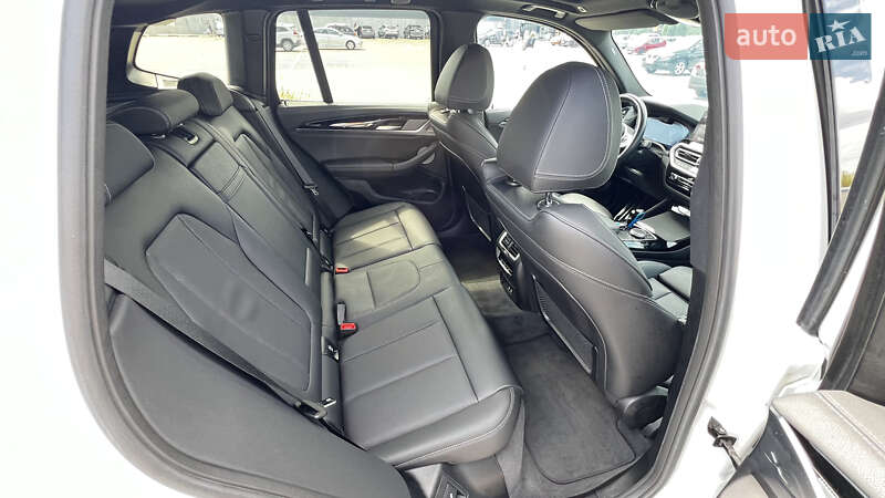 Внедорожник / Кроссовер BMW iX3 2021 в Киеве