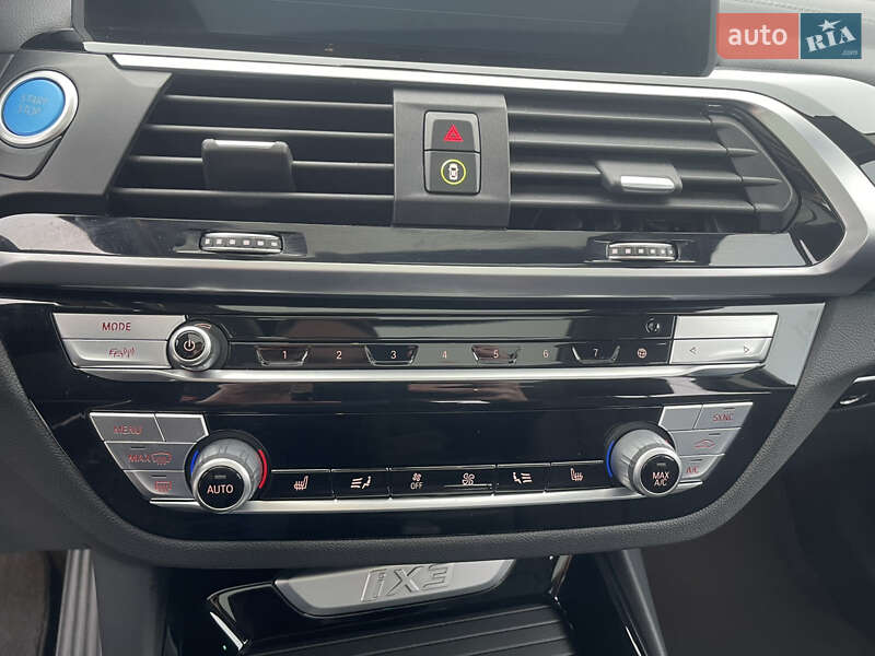 Внедорожник / Кроссовер BMW iX3 2021 в Одессе