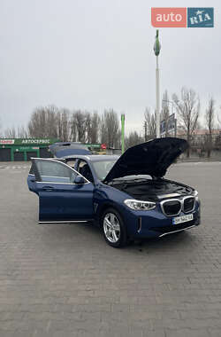 Внедорожник / Кроссовер BMW iX3 2021 в 