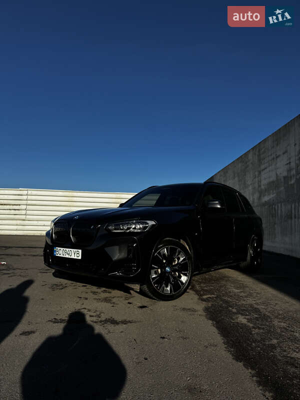 Позашляховик / Кросовер BMW iX3 2022 в 