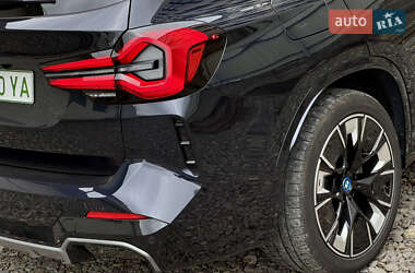 Внедорожник / Кроссовер BMW iX3 2023 в 