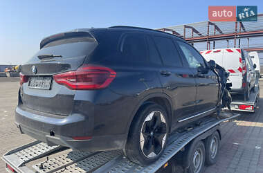 Внедорожник / Кроссовер BMW iX3 2021 в 