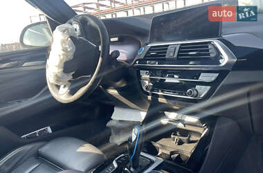 Внедорожник / Кроссовер BMW iX3 2021 в 