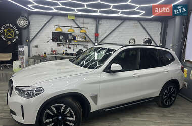Внедорожник / Кроссовер BMW iX3 2021 в 