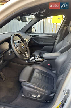 Внедорожник / Кроссовер BMW iX3 2021 в 