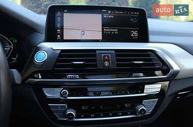 Позашляховик / Кросовер BMW iX3 2021 в 