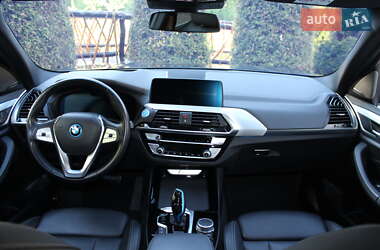 Позашляховик / Кросовер BMW iX3 2021 в 