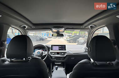 Внедорожник / Кроссовер BMW iX3 2021 в 