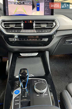 Внедорожник / Кроссовер BMW iX3 2021 в 