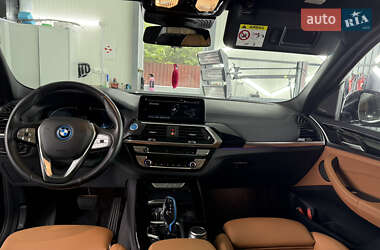 Внедорожник / Кроссовер BMW iX3 2021 в 