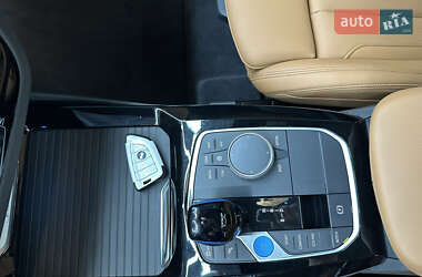 Внедорожник / Кроссовер BMW iX3 2022 в 