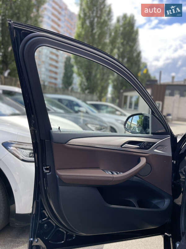 Позашляховик / Кросовер BMW iX3 2025 в Києві