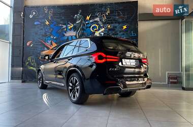 Внедорожник / Кроссовер BMW iX3 2022 в 