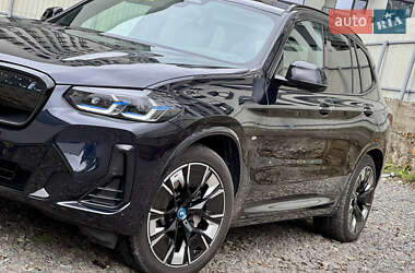 Внедорожник / Кроссовер BMW iX3 2023 в 
