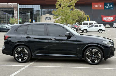 Внедорожник / Кроссовер BMW iX3 2023 в 