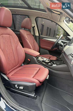 Внедорожник / Кроссовер BMW iX3 2023 в 