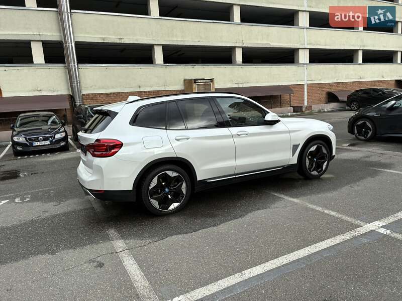 Позашляховик / Кросовер BMW iX3 2021 в Києві