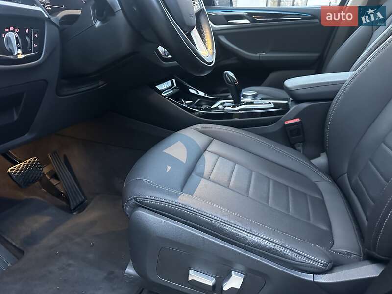 Внедорожник / Кроссовер BMW iX3 2021 в Мукачево