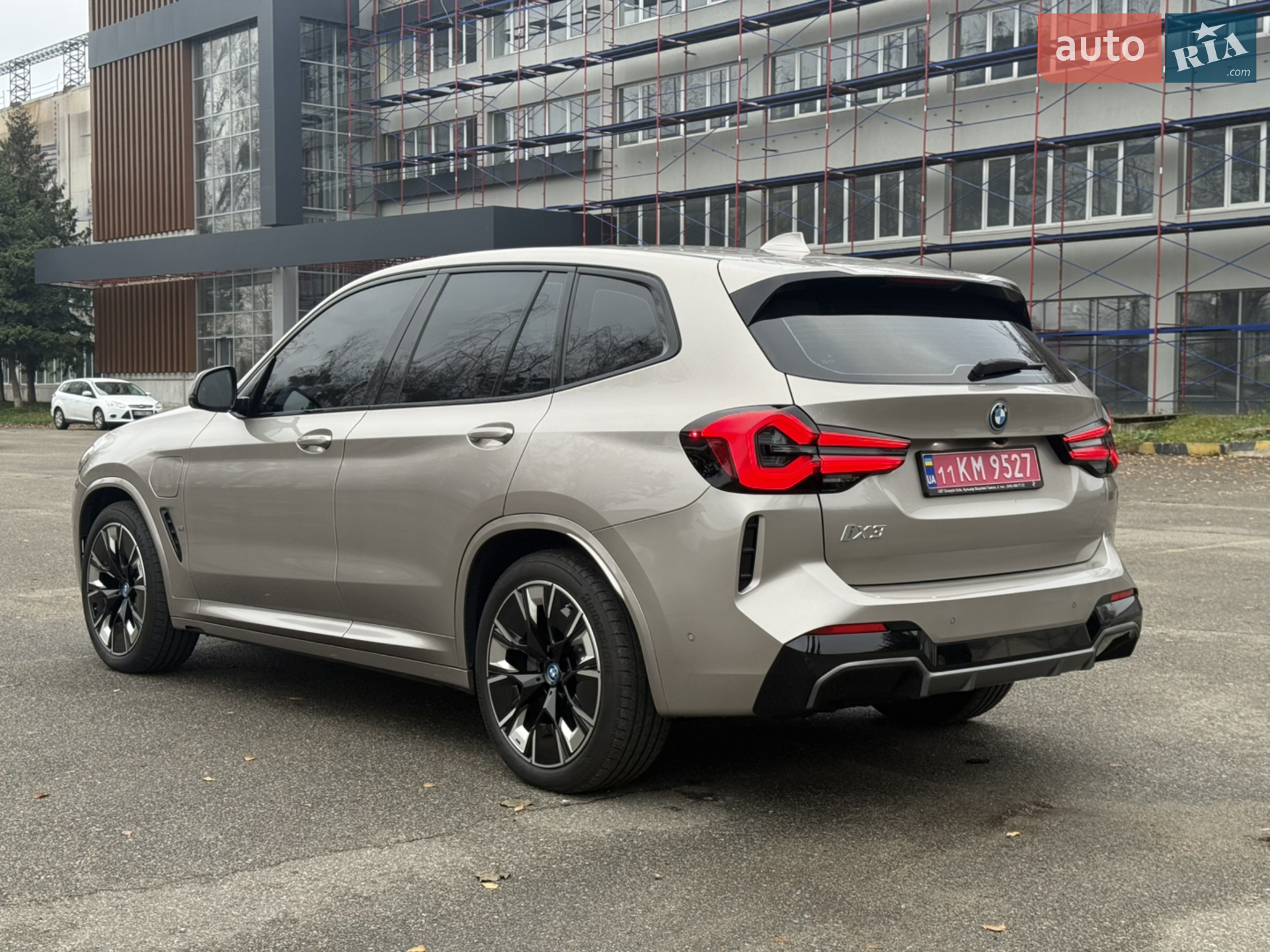 2023 BMW iX3 - мініатюра 3