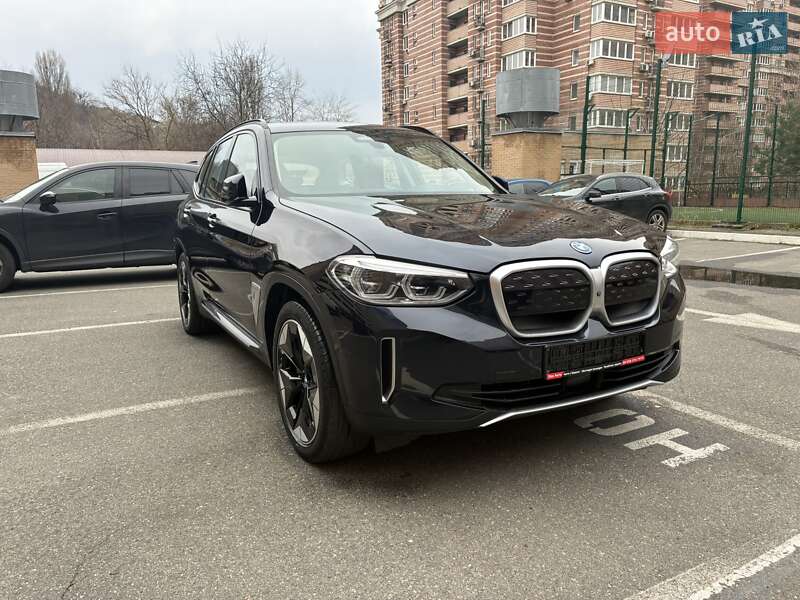 Внедорожник / Кроссовер BMW iX3 2021 в Киеве