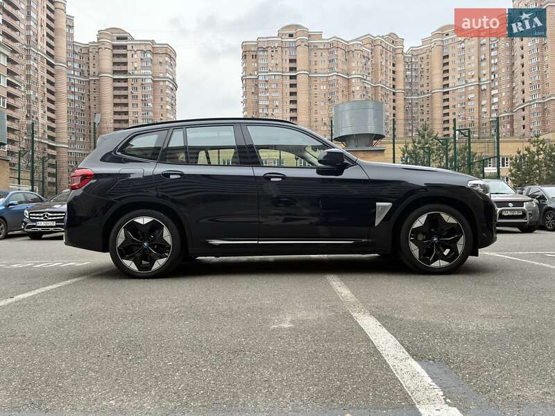 Внедорожник / Кроссовер BMW iX3 2021 в Киеве