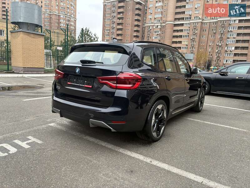 Внедорожник / Кроссовер BMW iX3 2021 в Киеве
