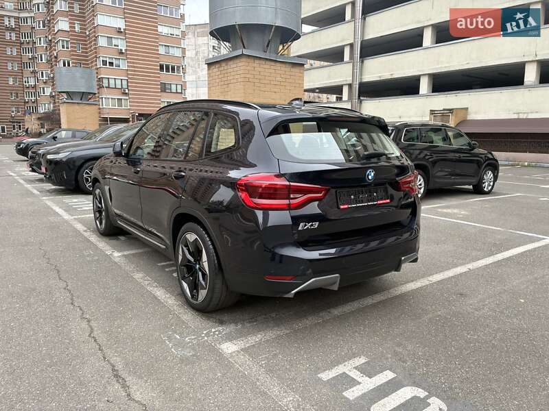 Внедорожник / Кроссовер BMW iX3 2021 в Киеве
