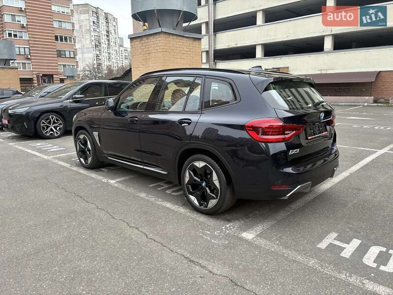 Внедорожник / Кроссовер BMW iX3 2021 в Киеве