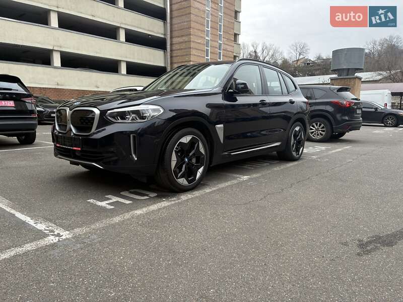 Внедорожник / Кроссовер BMW iX3 2021 в Киеве